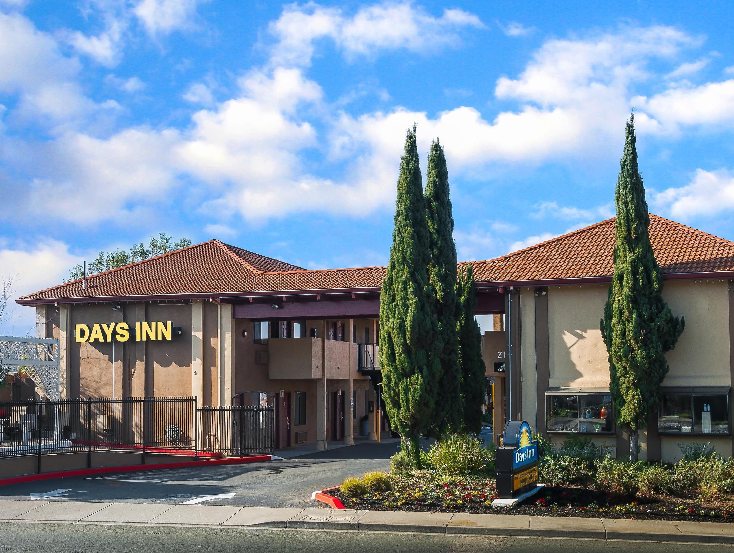 Days Inn By Wyndham Pinole Berkeley Bagian luar foto
